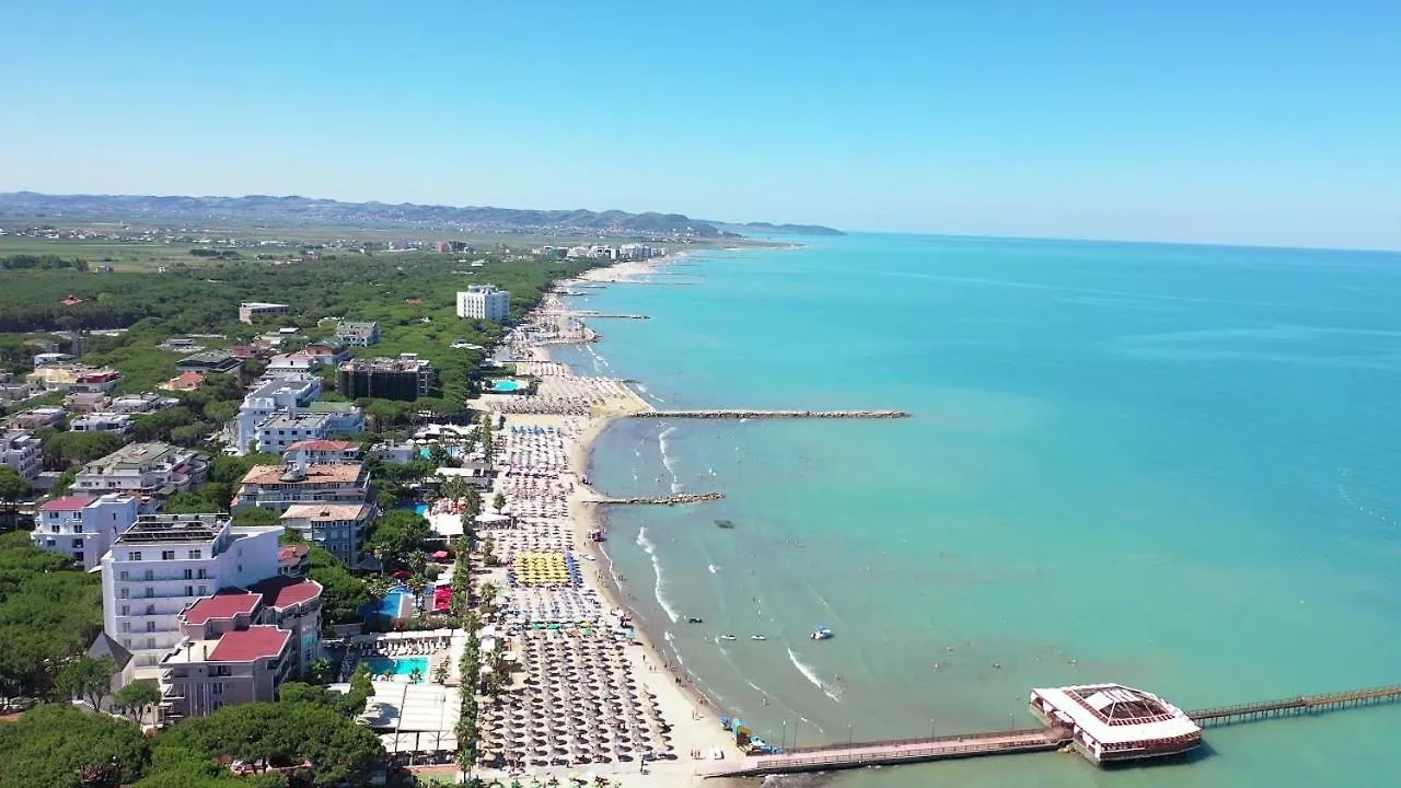 Naura'S Luxury Seaside Apartment Golem  Albania
